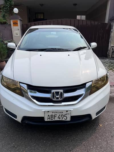 Honda City IVTEC 2020 first owner only three piece touching