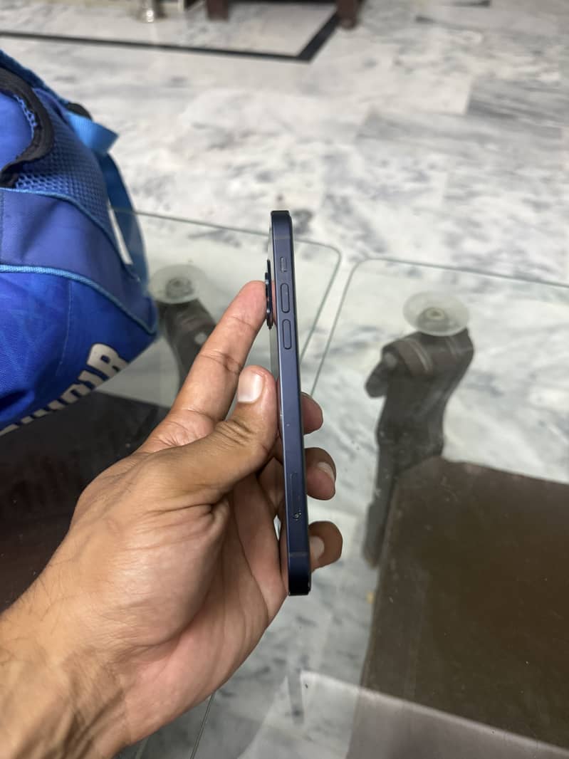 Apple iPhone 12 1