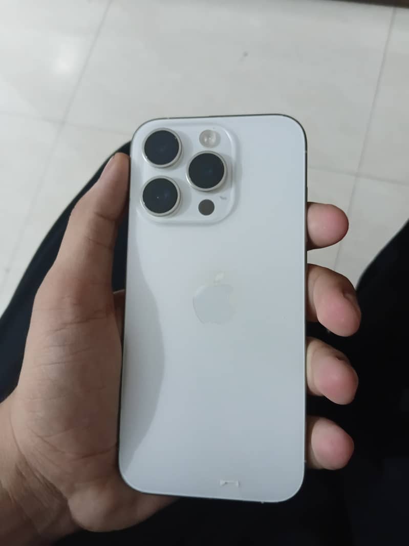 Apple iPhone 15 Pro 1