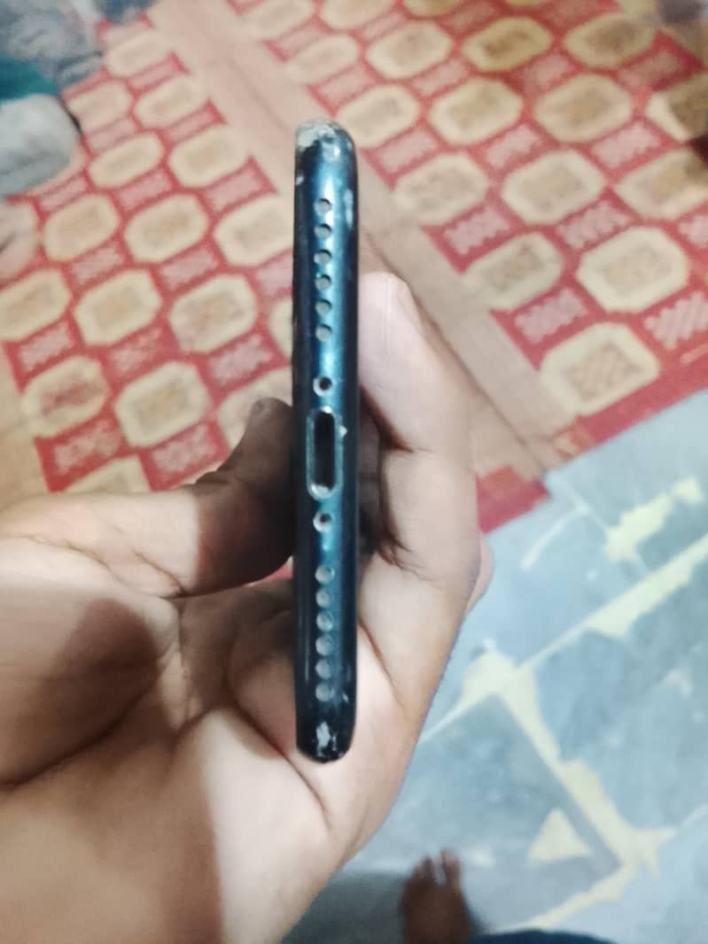 Apple iPhone 7 2