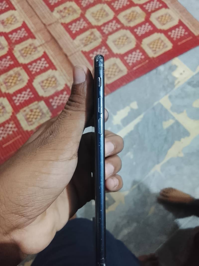 Apple iPhone 7 3