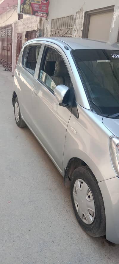 Daihatsu Mira 2012