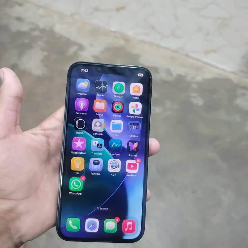 Apple iPhone 13 1