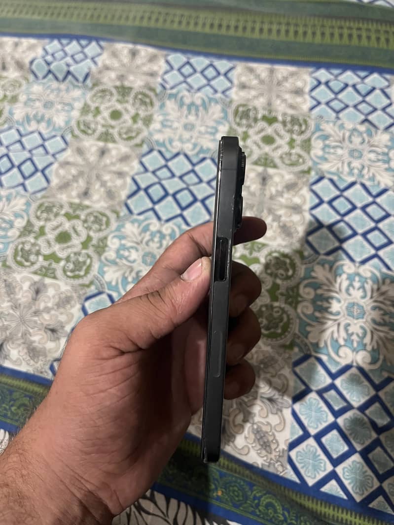 Apple iPhone 13 Pro 1