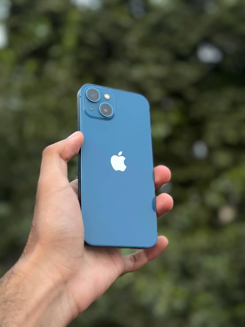 Apple iPhone 13 0