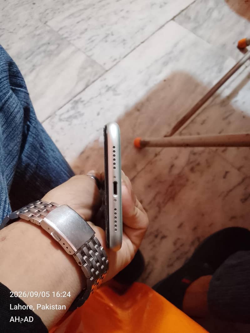 Apple iPhone 11 2