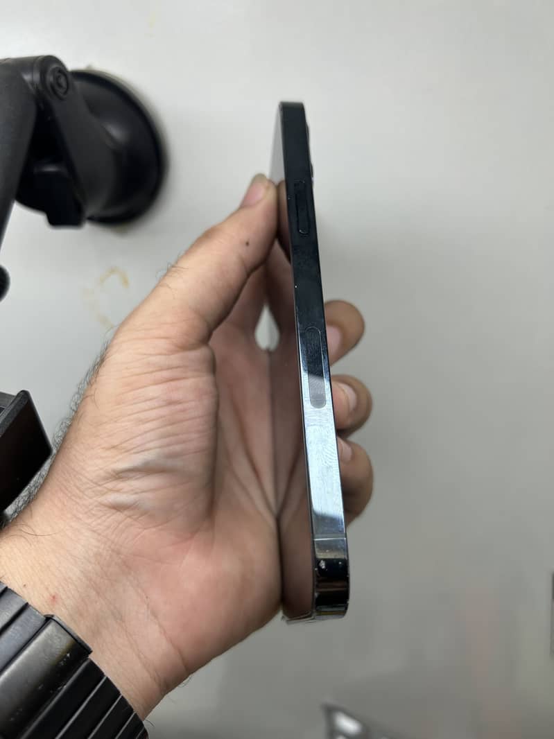 Apple iPhone 12 Pro 1