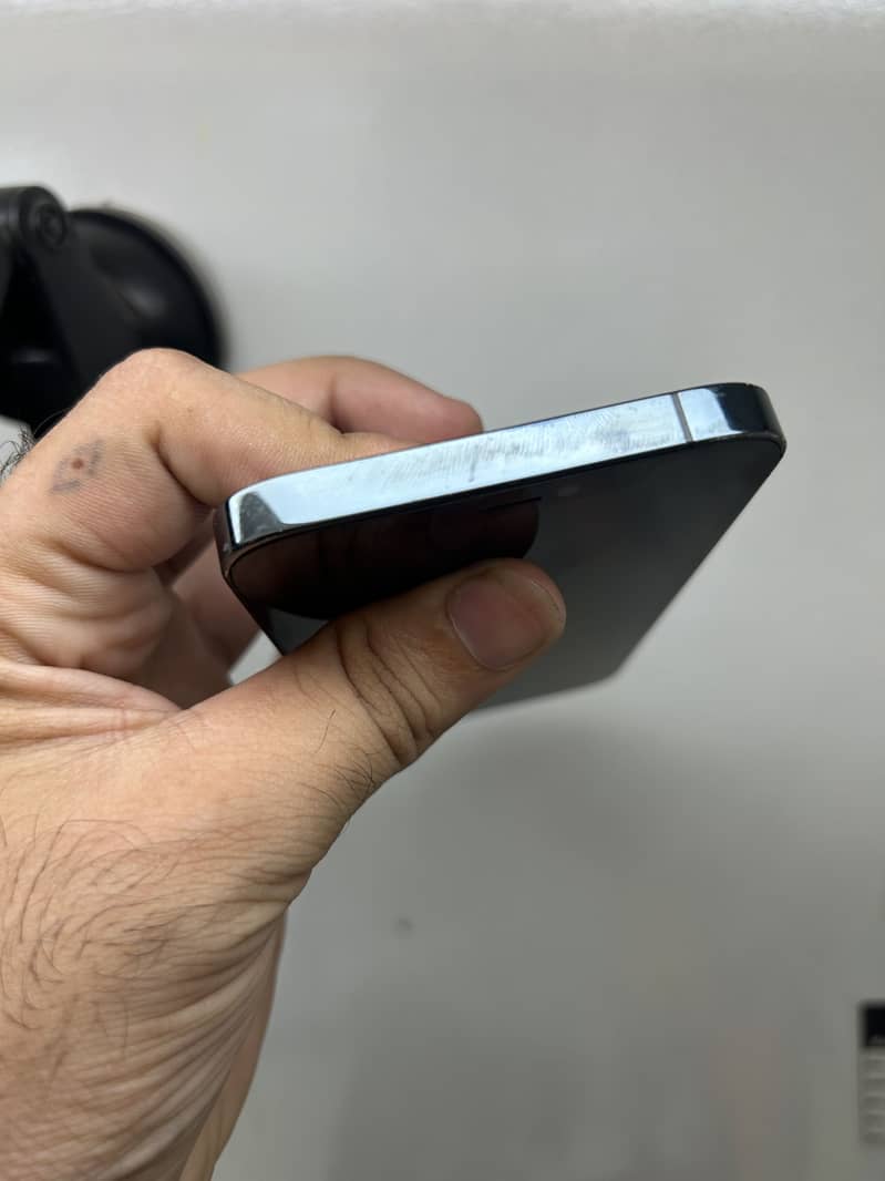 Apple iPhone 12 Pro 2