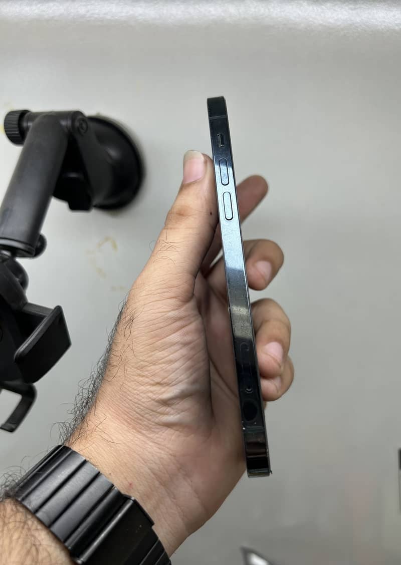 Apple iPhone 12 Pro 3