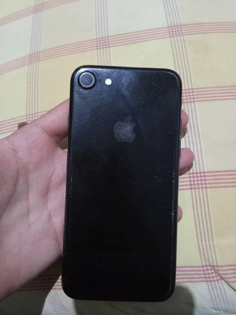 Apple iPhone 7 0