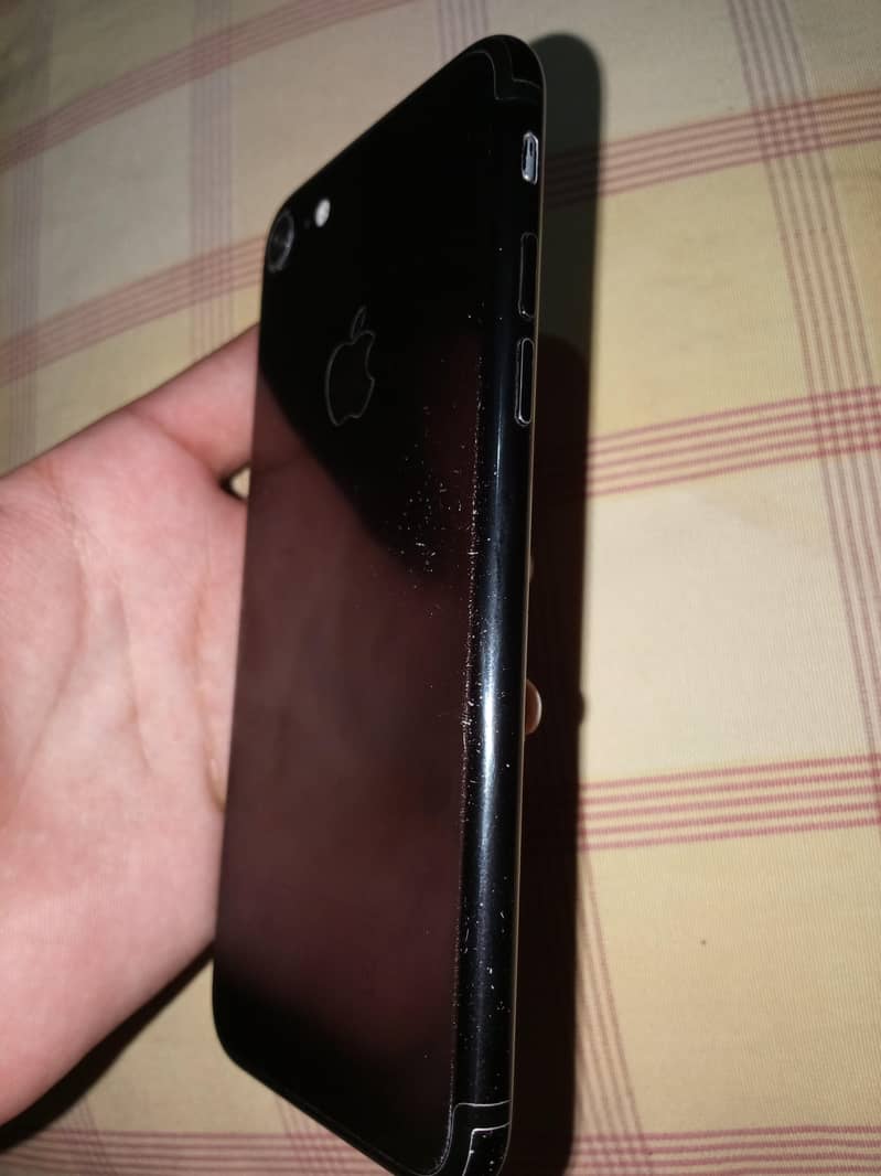 Apple iPhone 7 2