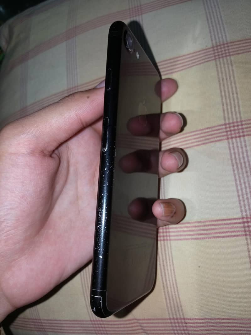 Apple iPhone 7 3