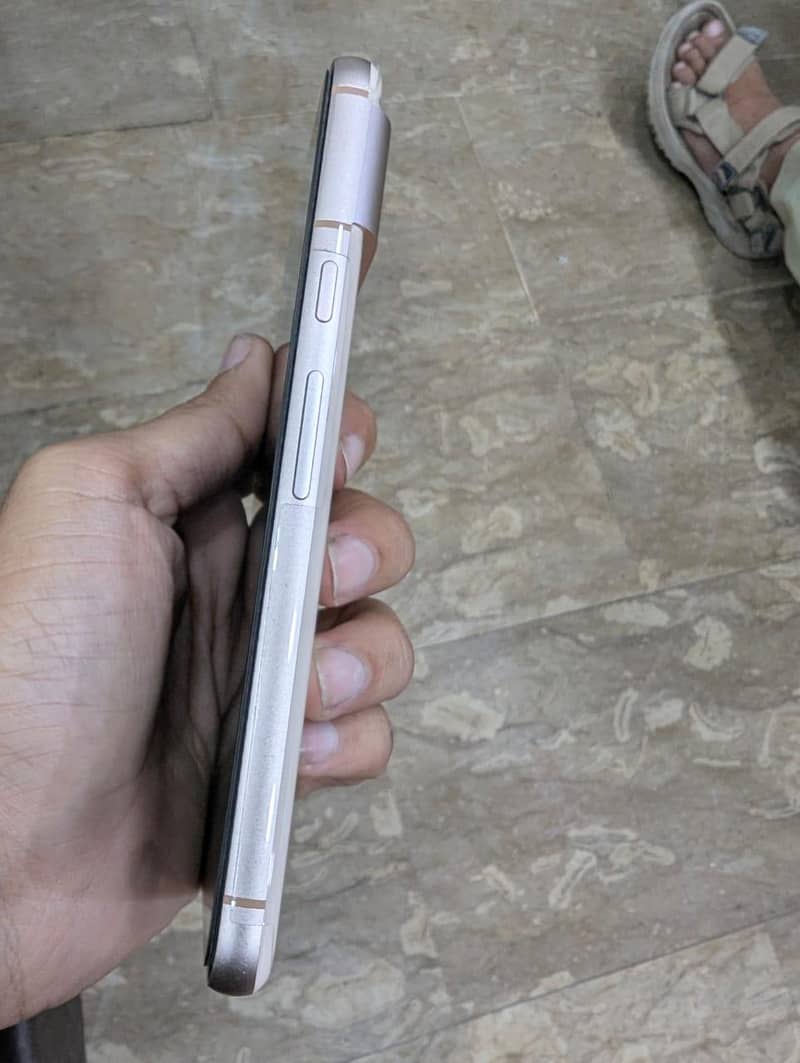 Google Pixel 8 3