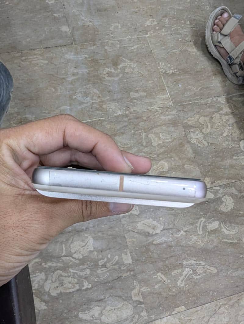 Google Pixel 8 5