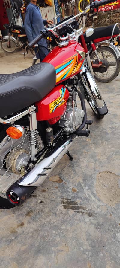 Honda 125 red Model 2026