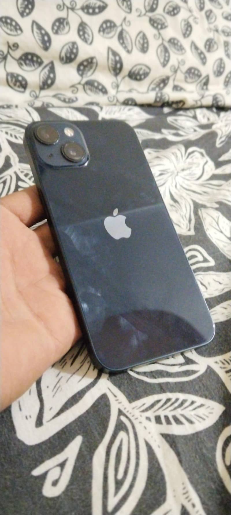Apple iPhone 13 2