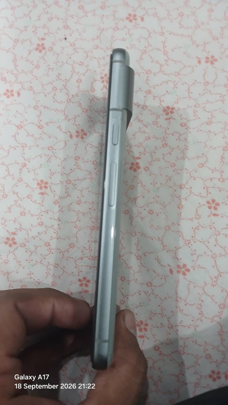 Google Pixel 8 5