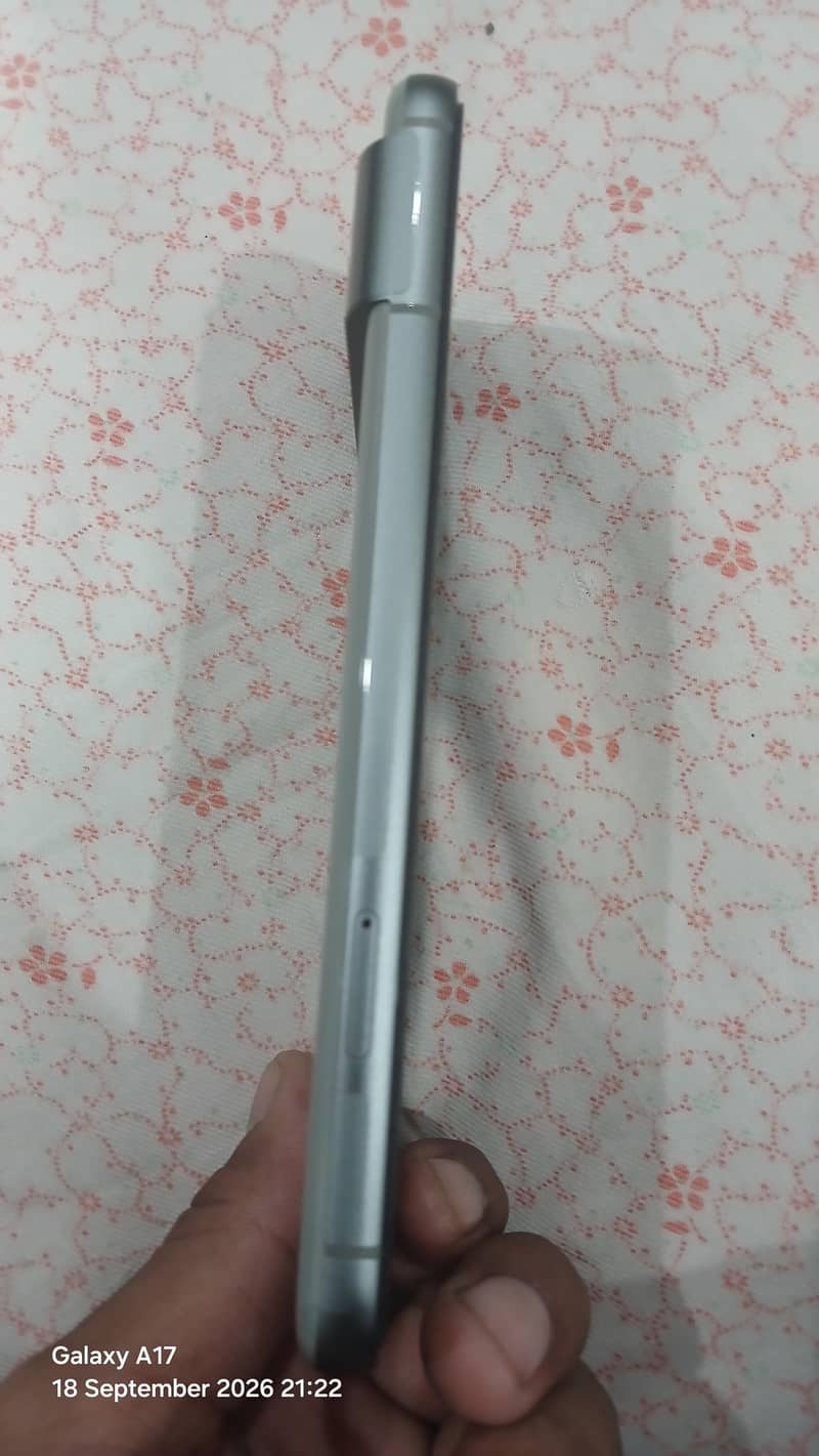 Google Pixel 8 6
