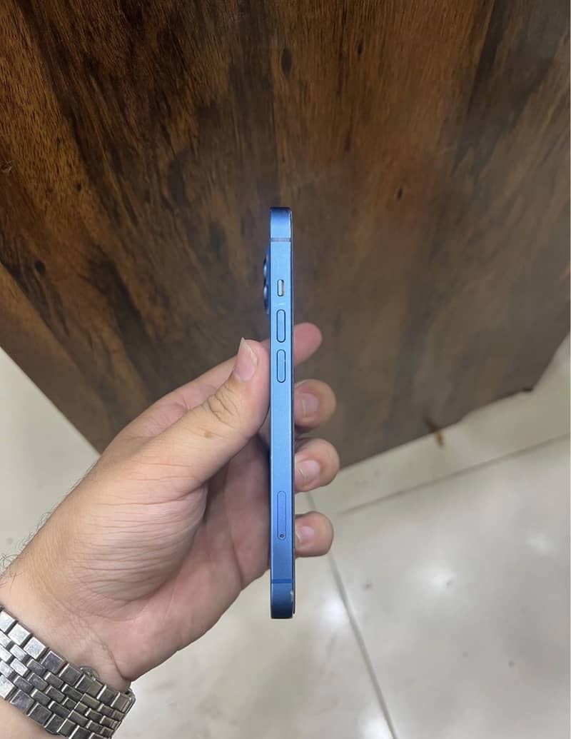 Apple iPhone 13 3