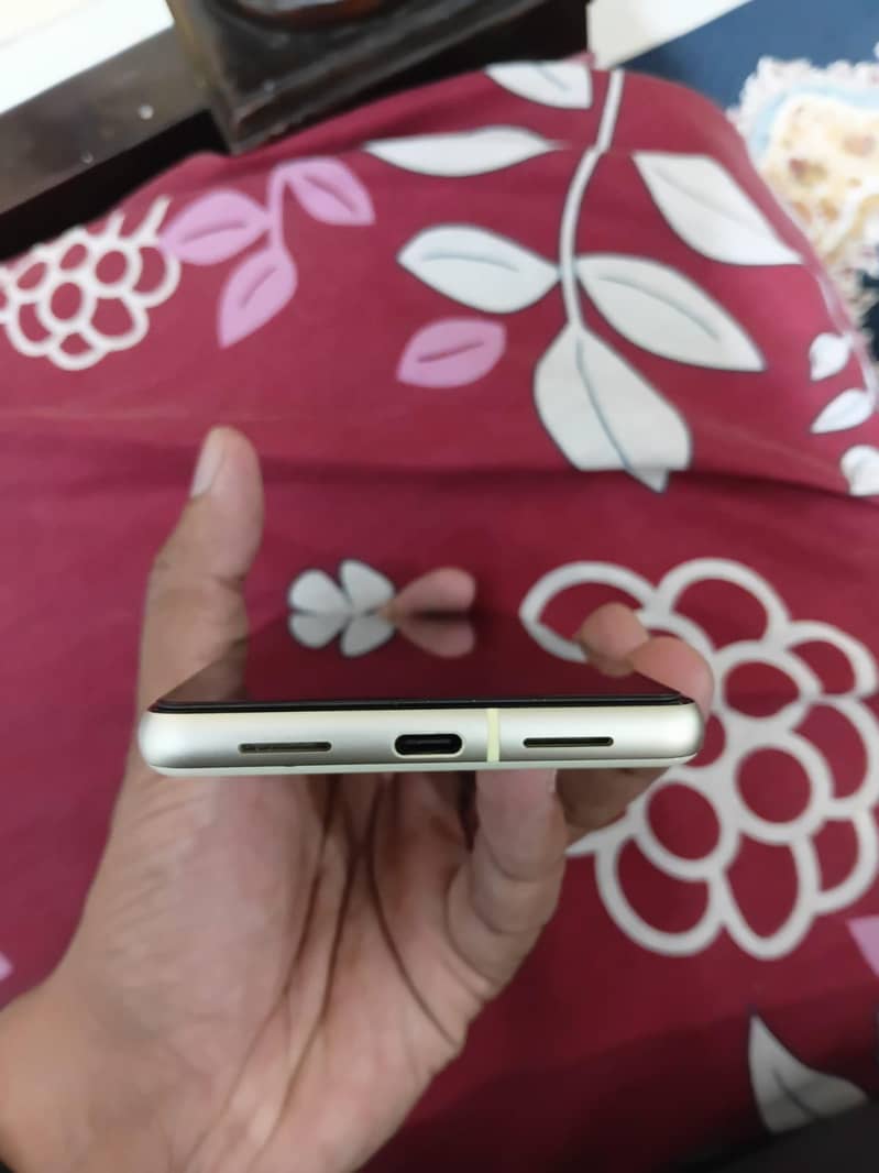Google Pixel 7 5
