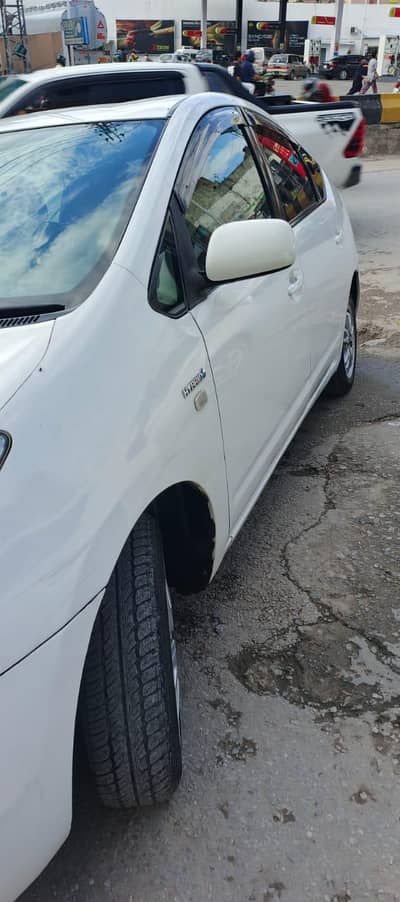 Toyota Prius Alpha 2010