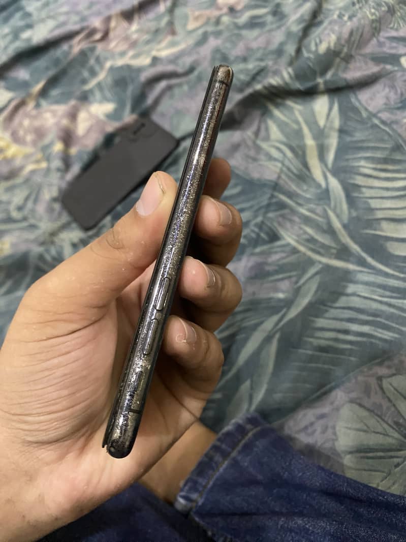Apple iPhone X 0