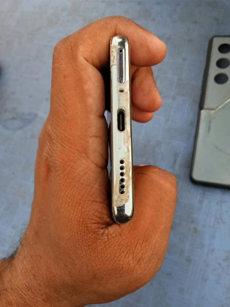 Tecno CAMON 40 Pro 7