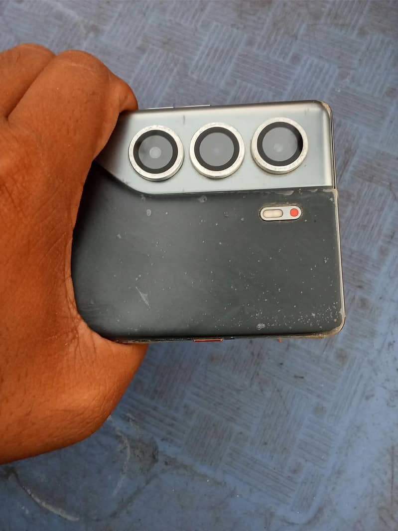 Tecno CAMON 40 Pro 8