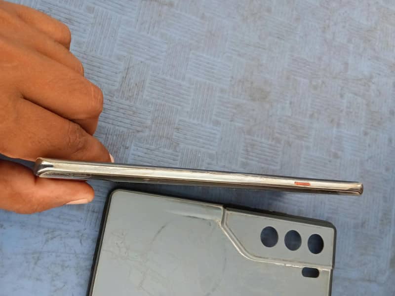 Tecno CAMON 40 Pro 9