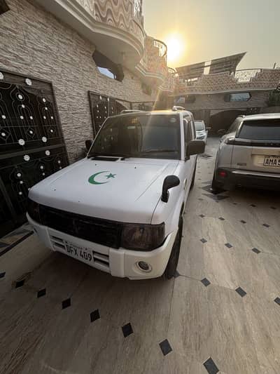 Mitsubishi Pajero 2008