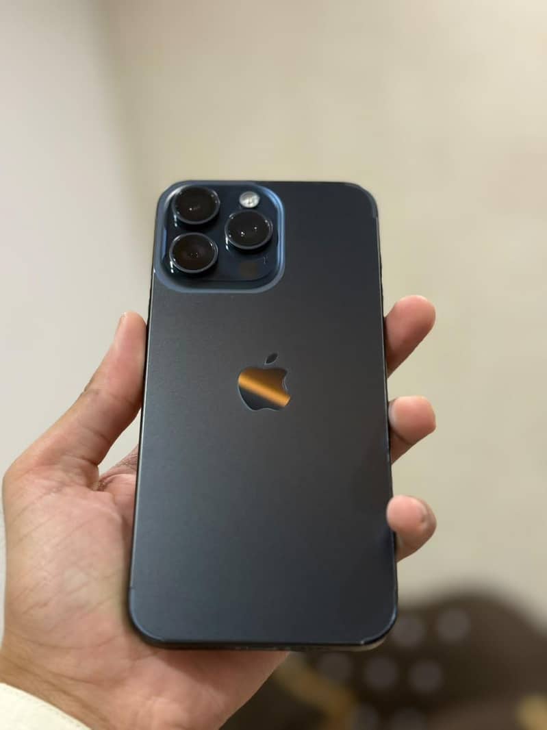 Apple iPhone 15 Pro Max 5