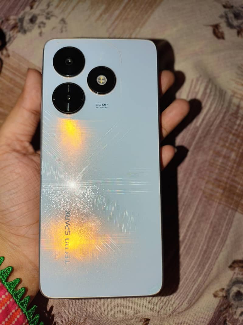 Tecno spark 20 0