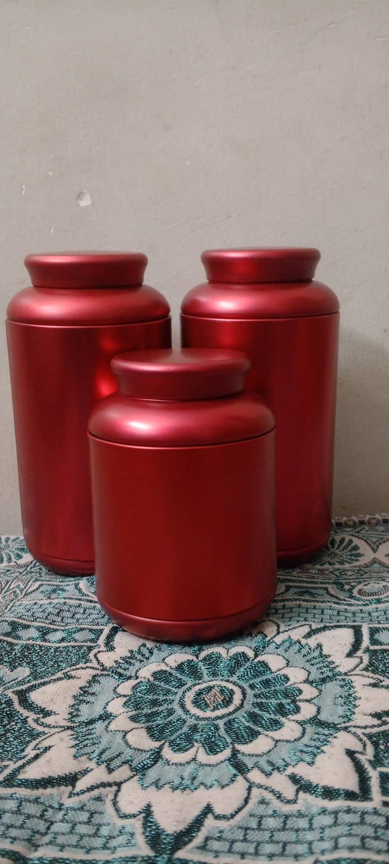 1 piece mini red container 1