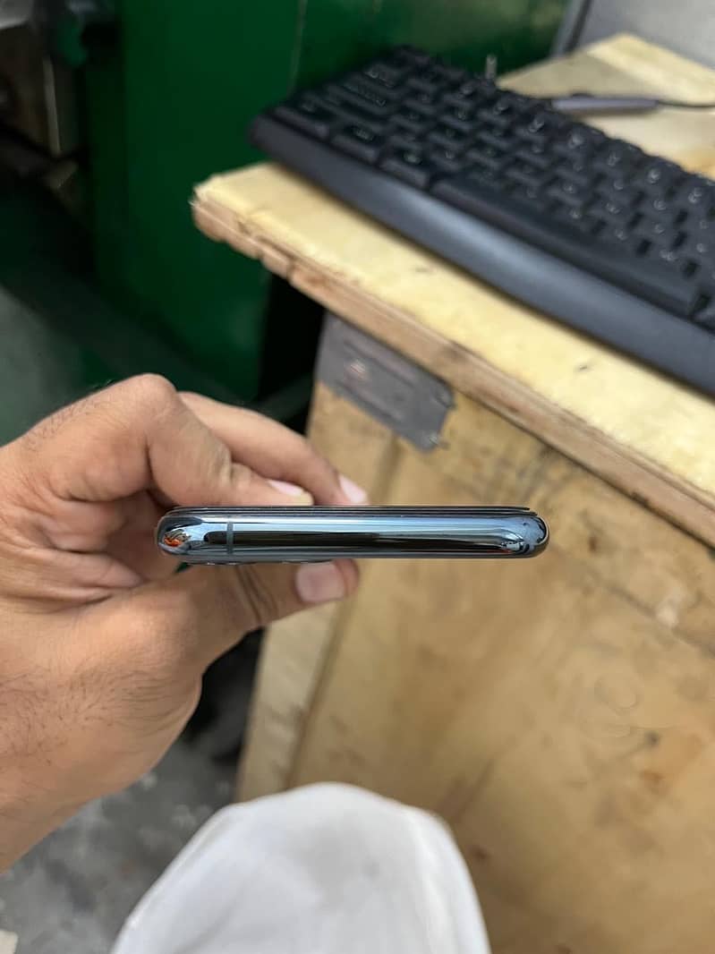 Apple iPhone 11 Pro 1