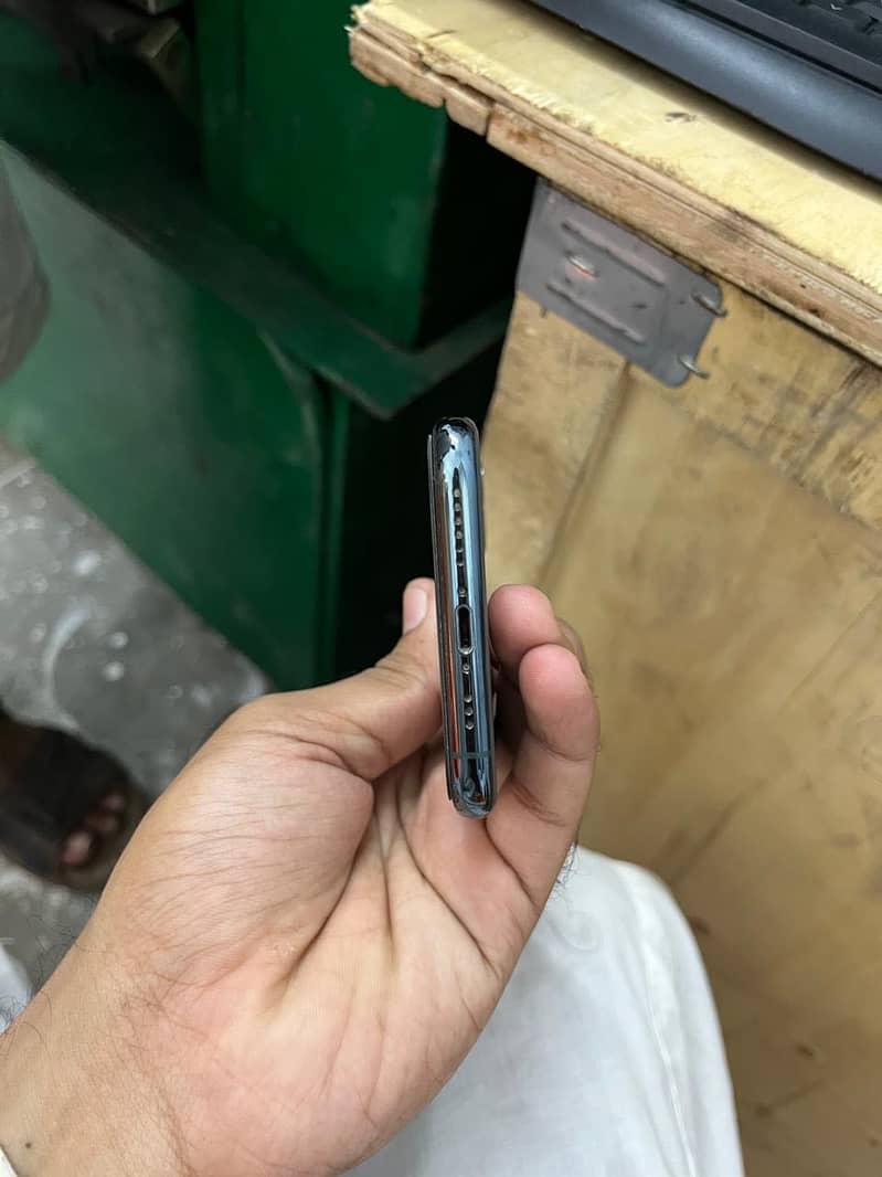 Apple iPhone 11 Pro 3