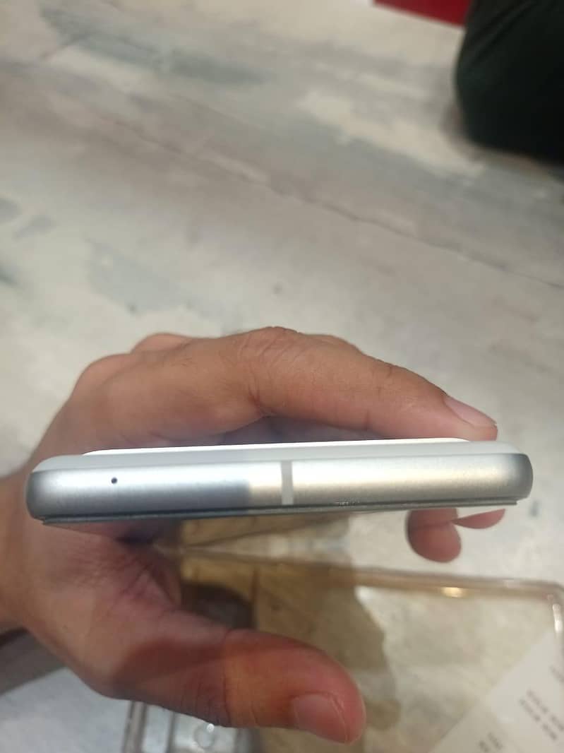 Google Pixel 7 3