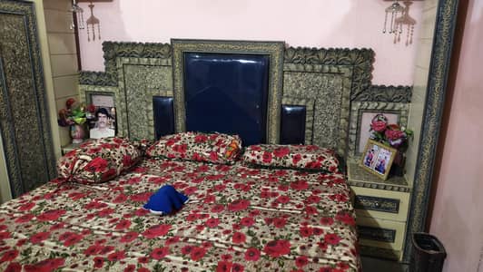 Furniture bed set for sell 10 by 9 Condition