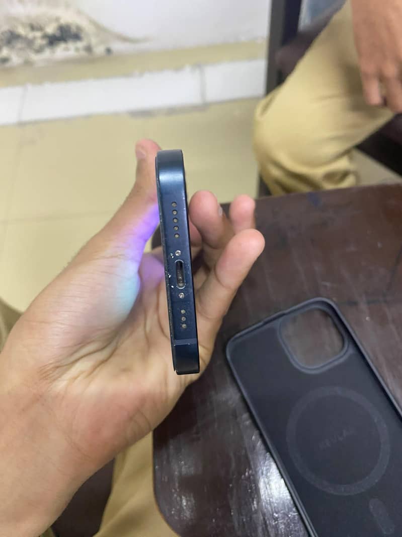 Apple iPhone 13 1