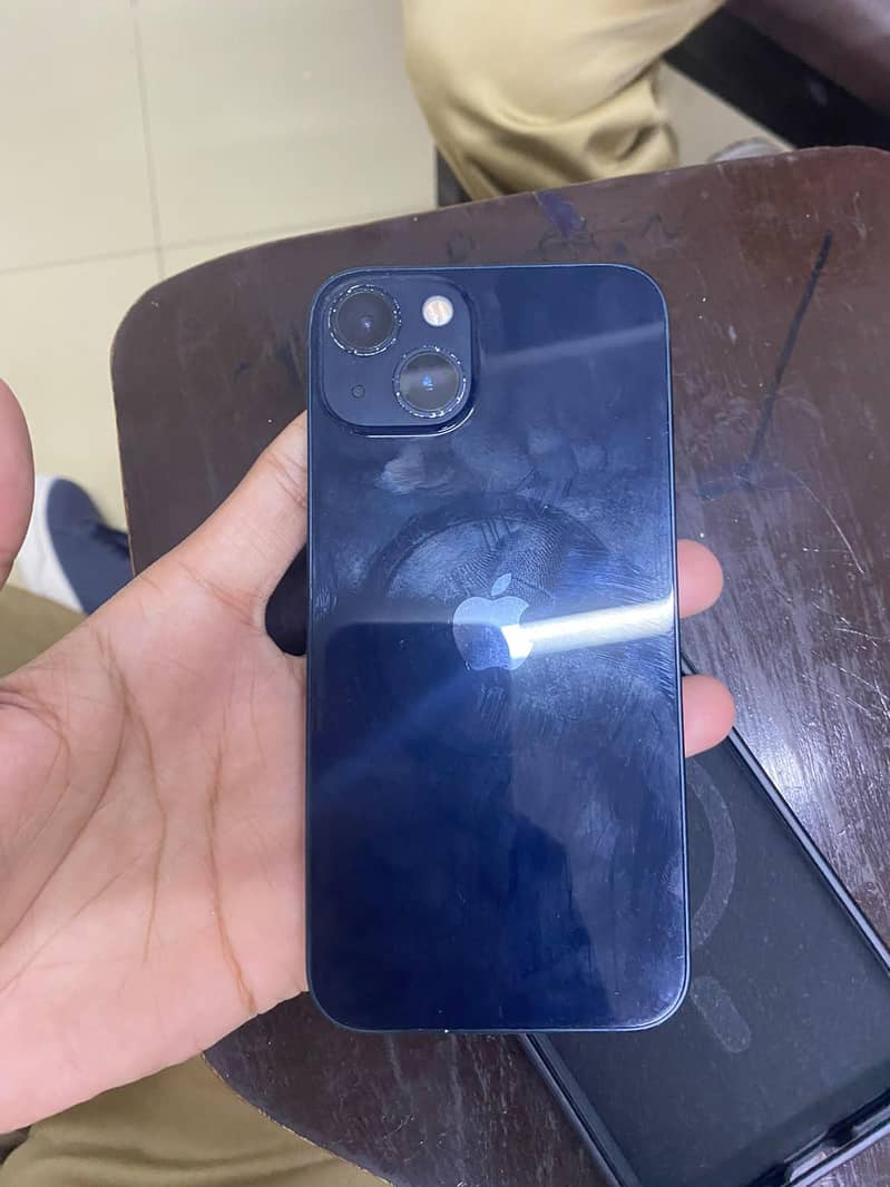 Apple iPhone 13 4