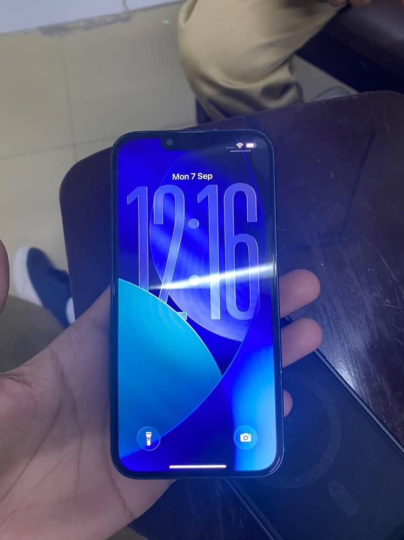 Apple iPhone 13 7