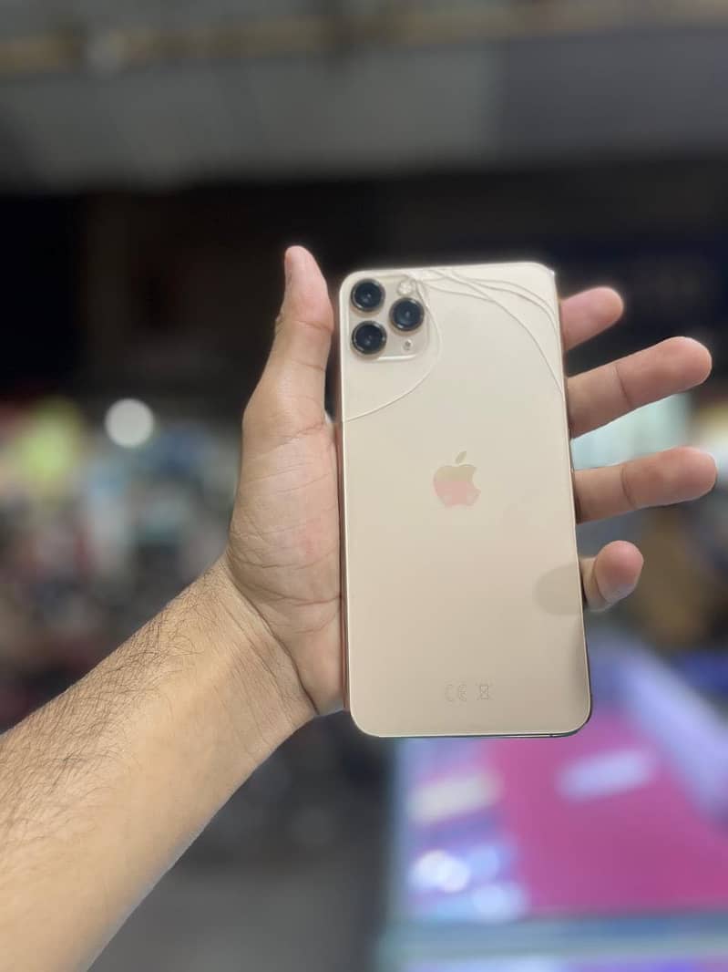 Apple iPhone 11 Pro Max 2