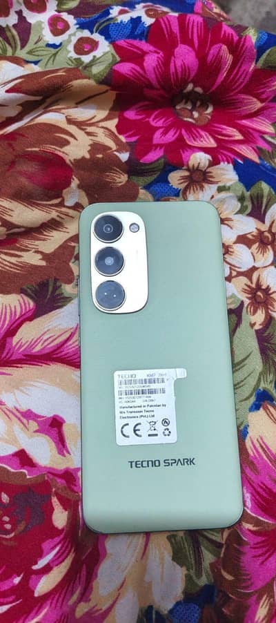 Tecno spark 40 pro plus