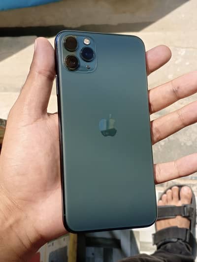 Apple iPhone 11 Pro Max water pack  88 health 10l9