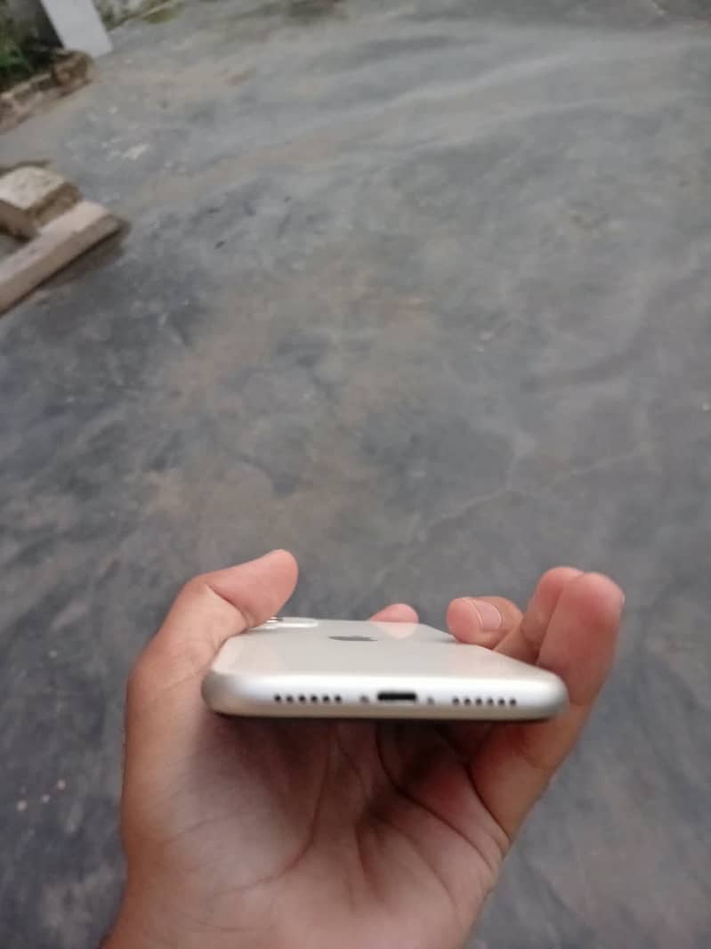 Apple iPhone 11 2
