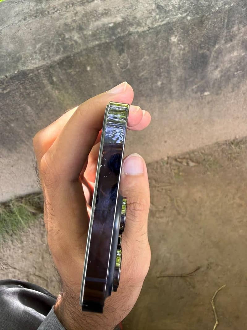 Apple iPhone 14 Pro Max 3