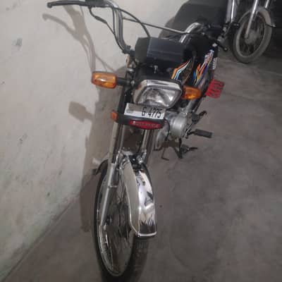 brand new Jo le ga first owner hu ga,,,