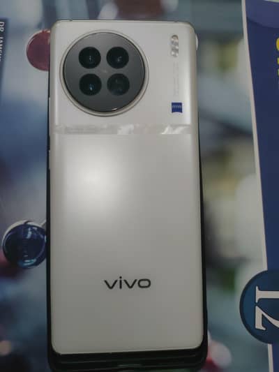 Vivo x90