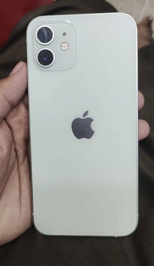 iPhone 12 . 1