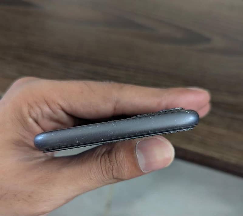 Apple iPhone 11 Non PTA JV -92%Battery-Face ID/OK 100% 6