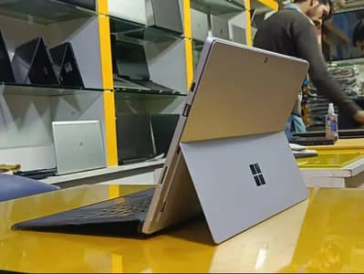 Microsoft Surface Pro 5 7th Gen i5 8gb Ram 256gb SSD